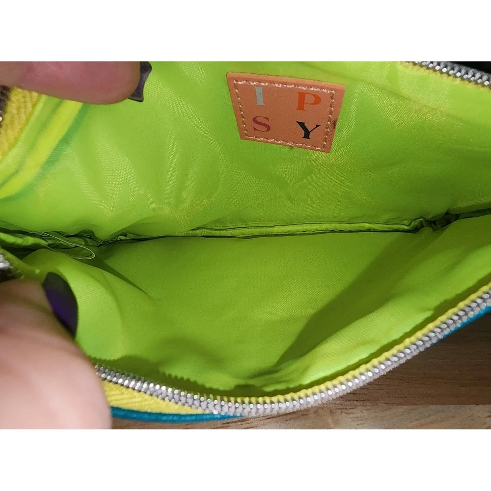 Ipsy 100th‎ Bag Zipper Makeup Bag Green and Silver